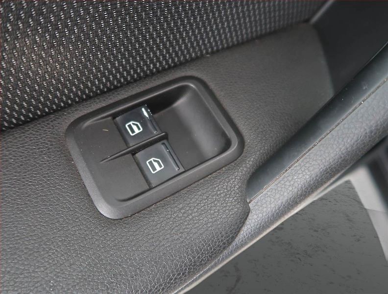 Škoda Yeti (2010) 1.2 TSI, Park. senzory - fotka 15 z 17