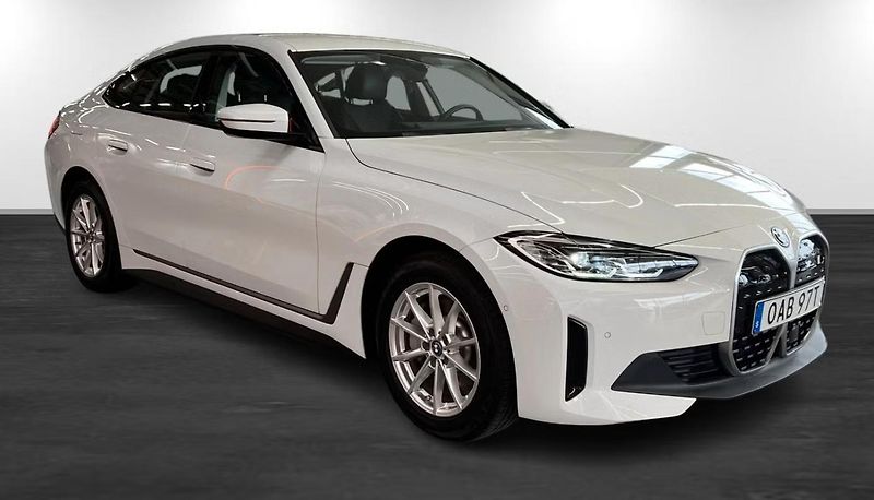 BMW i4 eDrive40 GC Kamera Auto. Park. - fotka 3 z 16