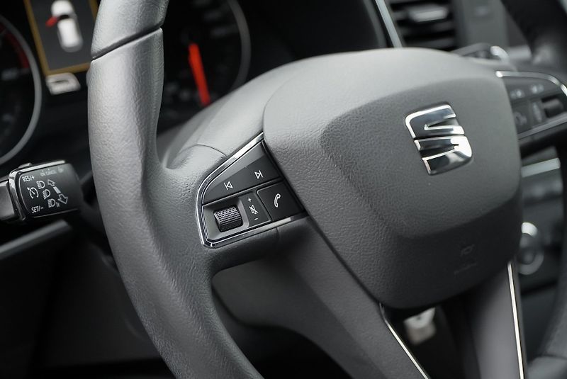Seat Leon 1.4 TSI STYLE nové rozvody - fotka 29 z 33