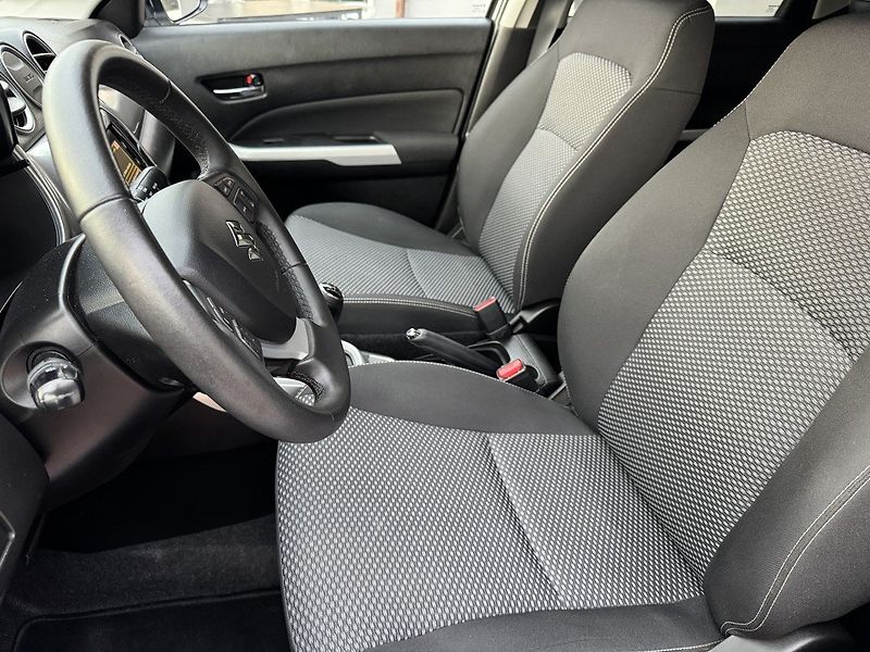 Suzuki Vitara (2017) 1.6iVVT Navi Digi Klima Kamera - fotka 27 z 50