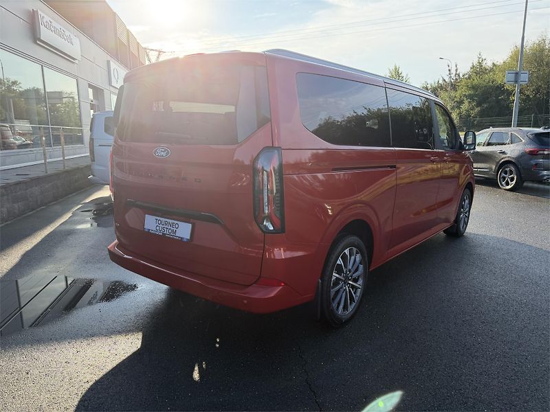 Ford Tourneo Custom (2026) Titanium X L2, Tourneo, 2.5 Du - fotka 3 z 22