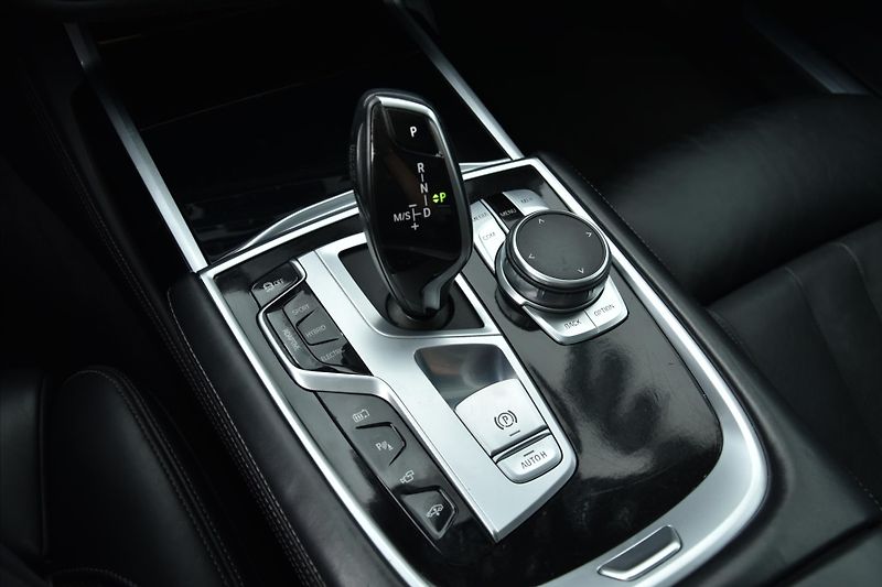 BMW Řada 7 745Le xDrive M PAKET LASER ČR - fotka 19 z 39