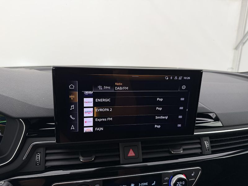 Audi A4 Avant 2.0Tdi*150kw*CZ*1MAJ*DPH*S-Lin - fotka 29 z 40