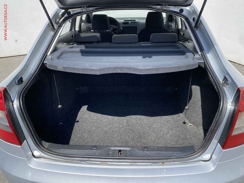 Škoda Octavia (2008) 1.9TDi, ČR, AC - fotka 7 z 16