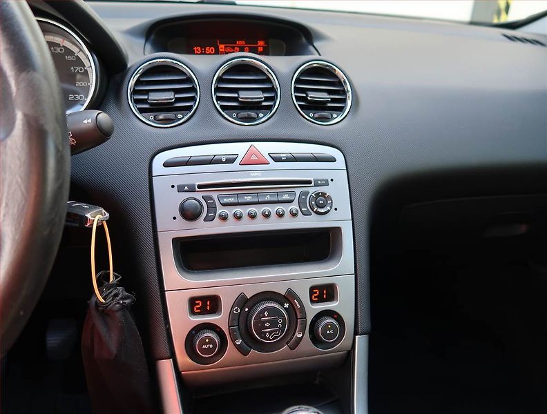 Peugeot 308 (2008) 1.6 HDi, po STK, v provozu - fotka 12 z 17