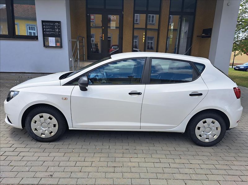 Seat Ibiza 1,2 i - fotka 6 z 41