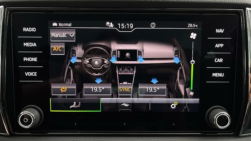 Škoda Karoq 2.0 TDI DSG Style - fotka 26 z 28