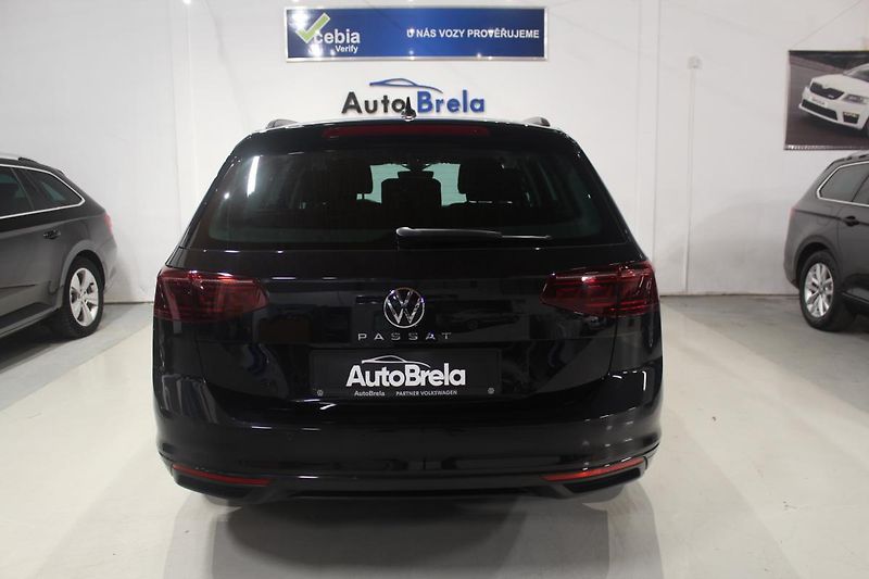 Volkswagen Passat (2021) 2.0TDI DSG Matrix display  - fotka 11 z 31