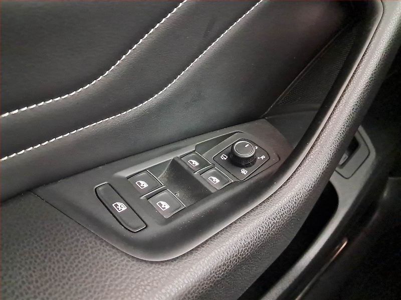 Volkswagen Passat (2020) 2.0 TDI, Automat, Serv.kniha - fotka 18 z 22