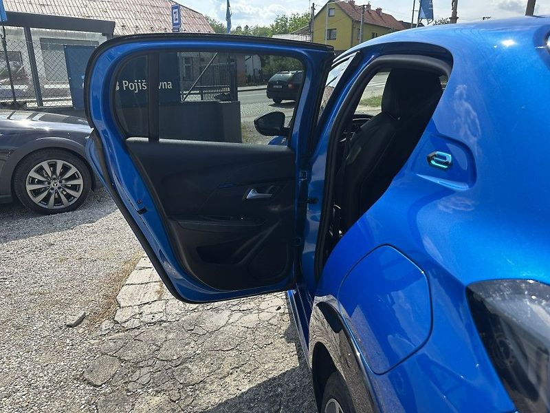 Peugeot 208 electric drive 100kW e GT Line - fotka 19 z 25