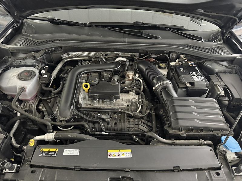 Seat Leon 1,0eTSI DSG*STYLE*Kamera*DPH - fotka 34 z 34
