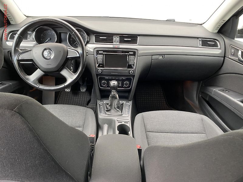 Škoda Superb (2013) 1.4 TSi, AC, temp - fotka 8 z 17