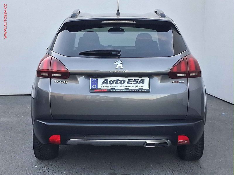 Peugeot 2008 (2019) 1.2 e-THP, GT Line, AT - fotka 5 z 20