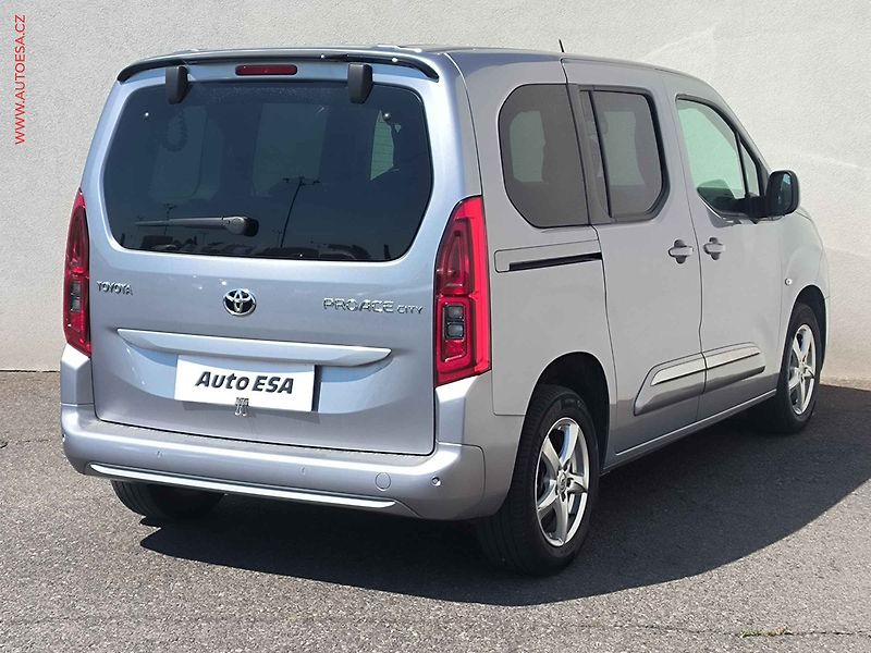 Toyota ProAce City Verso (2022) 1.5D-4D, ČR - fotka 4 z 19