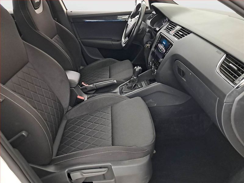 Škoda Octavia (2017) RS 230 2.0 TSI, Automat, Navi - fotka 9 z 19