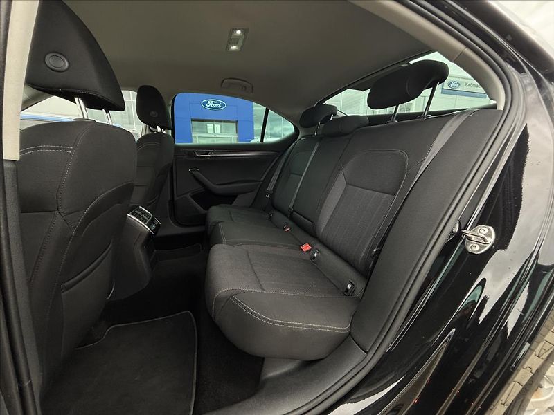 Škoda Superb 2,0 TDI 147kW Style 4x4 DSG - fotka 14 z 37