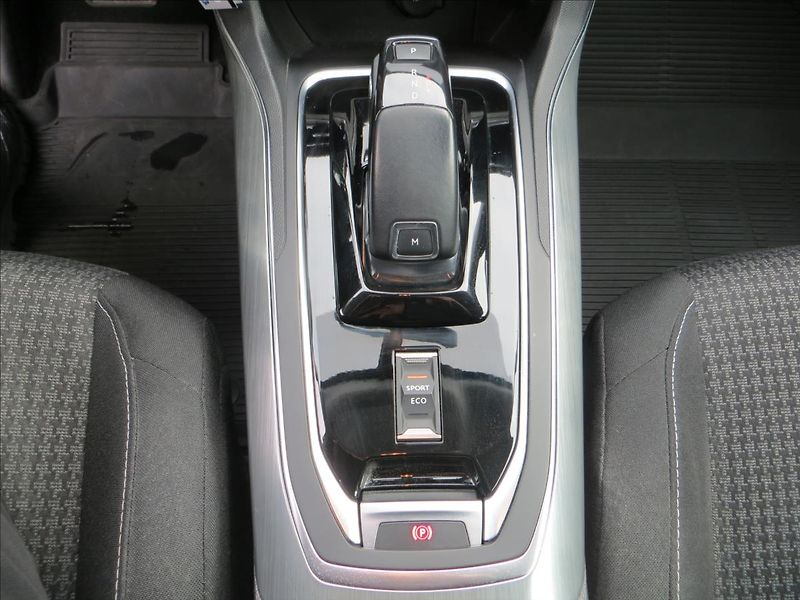 Peugeot 308 1,2 PureTech AUT8 S&S SW ČR - fotka 14 z 23