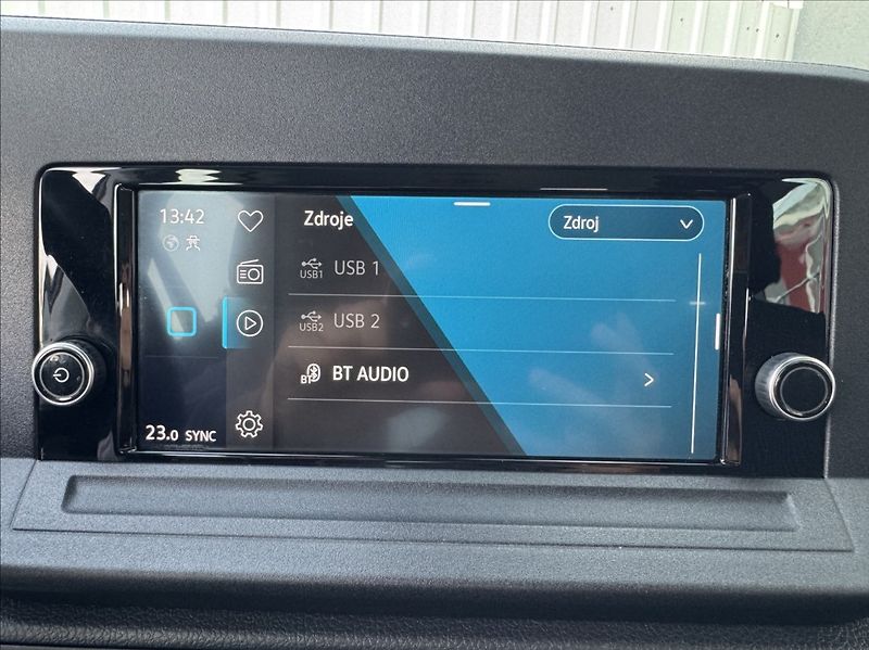 Volkswagen Caddy 2,0 TDI MAXI 7míst DPH 1maj ČR - fotka 35 z 50
