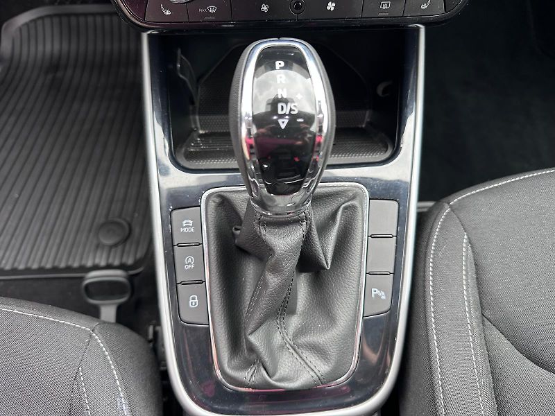 Škoda Fabia 1.0 TSI 85kW DSG Top Selection - fotka 14 z 16