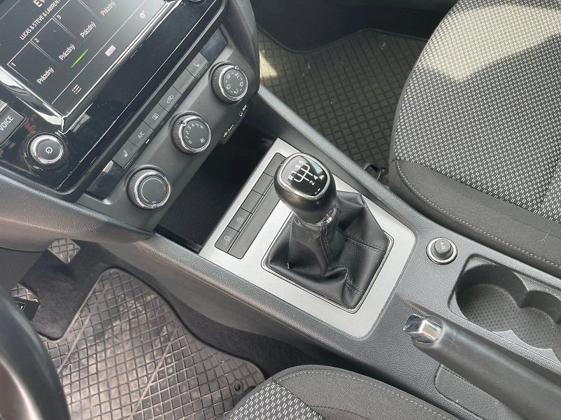 Škoda Octavia (2016) Combi 1,6 TDI / 81 kW Ambition - fotka 26 z 30