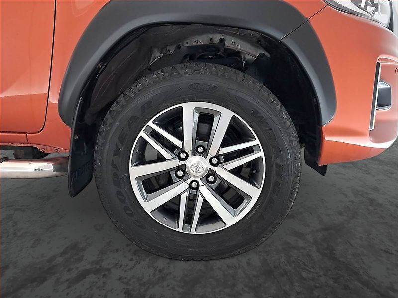 Toyota Hilux (2020) 2.4 D-4D - fotka 15 z 24