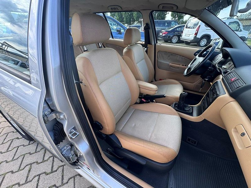 Škoda Octavia (2004) 1,9 TDI 81 KW ELEGANCE TAŽNÉ - fotka 31 z 42