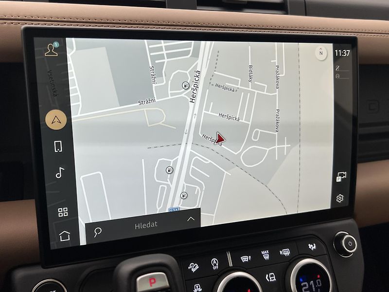 Land Rover Defender 110 D350 X-DYNAMIC REZERVACE - fotka 31 z 51