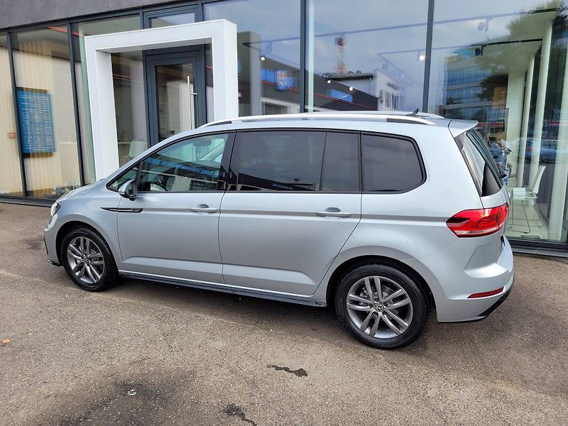 Volkswagen Touran 1.5 TSI DSG R-Line 7míst TAŽNÉ - fotka 2 z 50