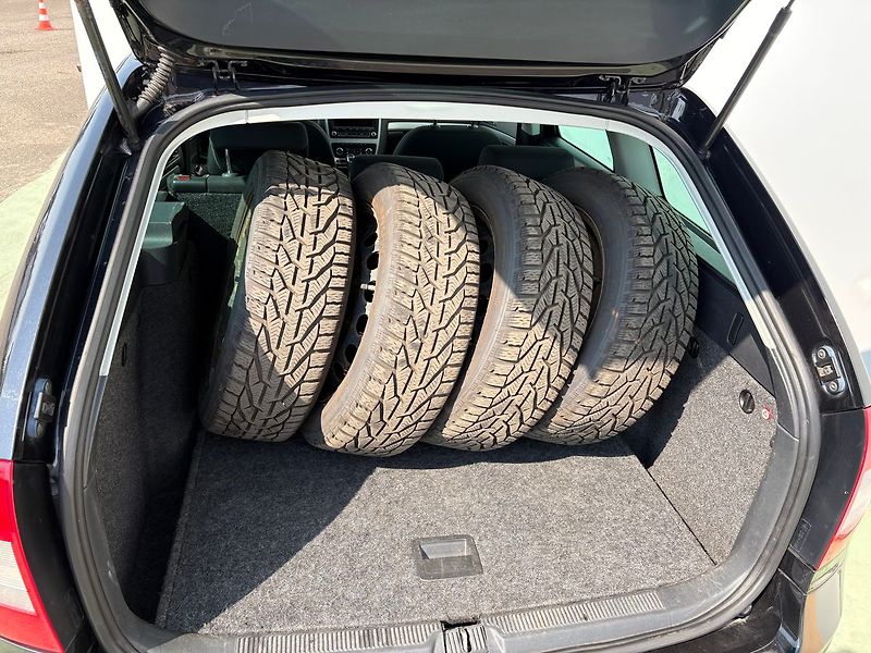 Škoda Octavia 1.6TDI, 77kW, A.Klima, Tažné - fotka 16 z 26