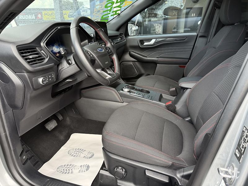 Ford Kuga 2,5 Duratec ST-Line Automat  - fotka 17 z 37