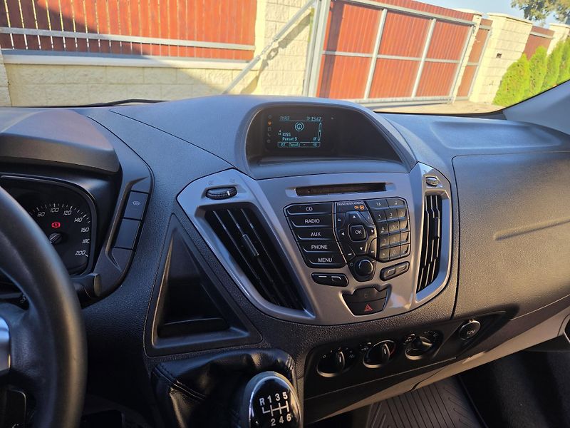 Ford Transit Custom 2.2TDCI L2 114kw 6míst - fotka 32 z 42