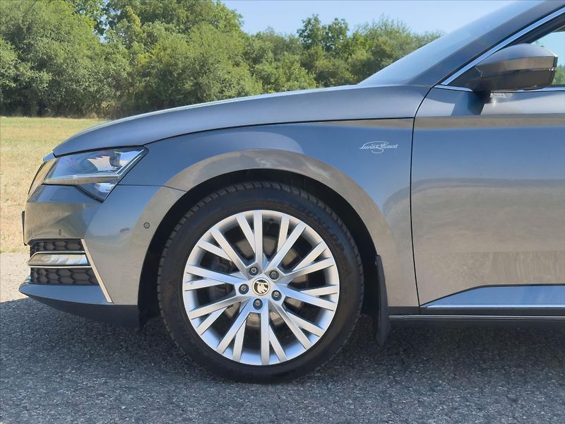 Škoda Superb 2,0 TDI 147kW DSG 4x4 L&K DPH - fotka 33 z 40
