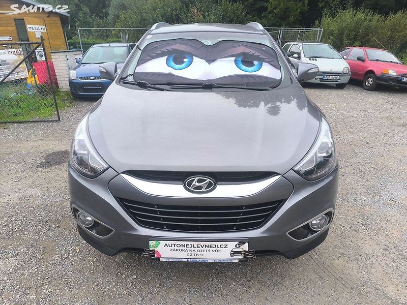 Hyundai ix35 2.0D4X4,70KM,MAX VÝBAVA,KRÁSNÝ - fotka 2 z 31