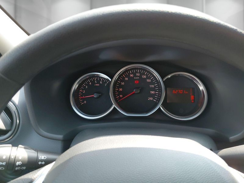 Dacia Sandero 1,0 SCe 54 kW Arctica - fotka 17 z 23
