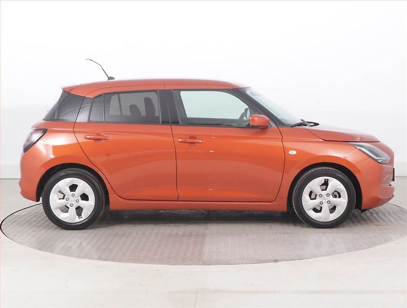 Suzuki Swift (2025) 1.2, Serv.kniha, Navi - fotka 6 z 16