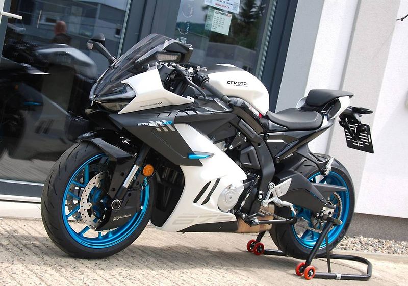 CFMOTO (2026) 675 SR-R - fotka 4 z 25