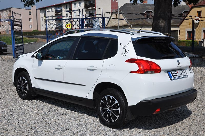 Peugeot 2008 1.6VTi 88kW - fotka 4 z 18
