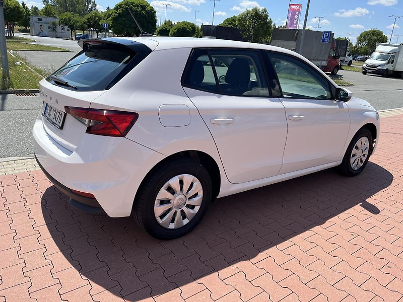 Škoda Fabia 1.0 MPi Ambition Plus 59 kW - fotka 5 z 34