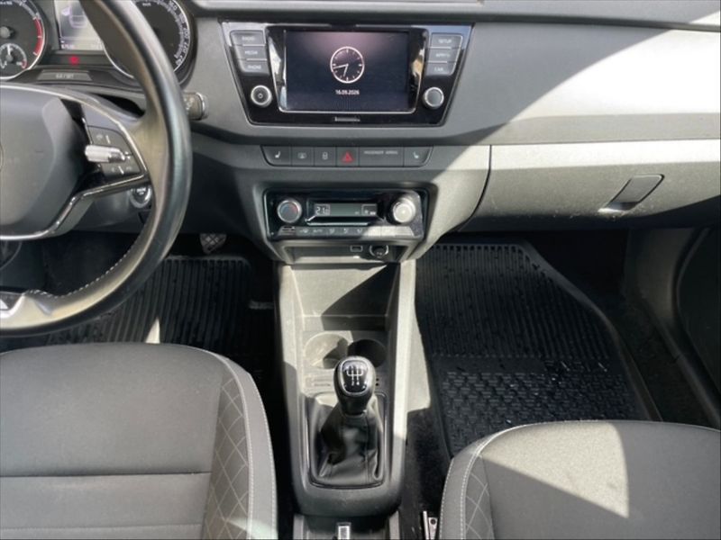 Škoda Fabia 1,0 TSI 70 Ambition - fotka 10 z 11