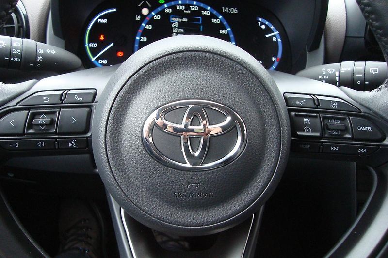 Toyota Yaris Cross (2024) 1.5 Hybrid,ČR,1.Maj.Exetucive - fotka 57 z 83