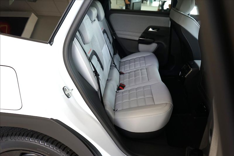 Citroën C5 Aircross (2026) 1,2 Hybrid 145k Automatic MAX - fotka 10 z 23