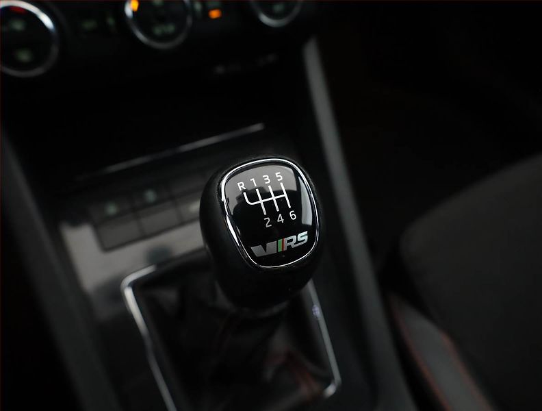Škoda Octavia (2014) RS 2.0 TDI, Serv.kniha, Xenony - fotka 11 z 18