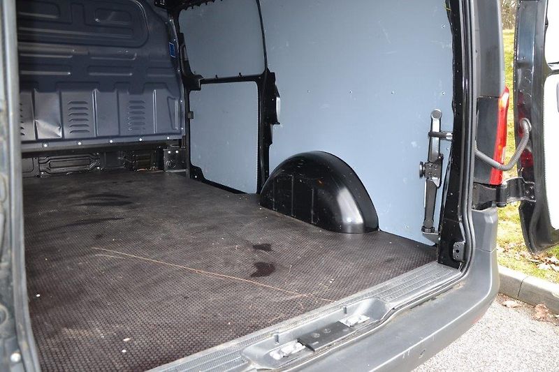 Mercedes-Benz Vito  7G automat najeto 25 t. km  - fotka 30 z 39