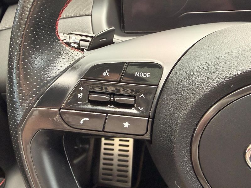 Hyundai Tucson 1.6-HYBRID-PREMIUM-N-LINE - fotka 28 z 41