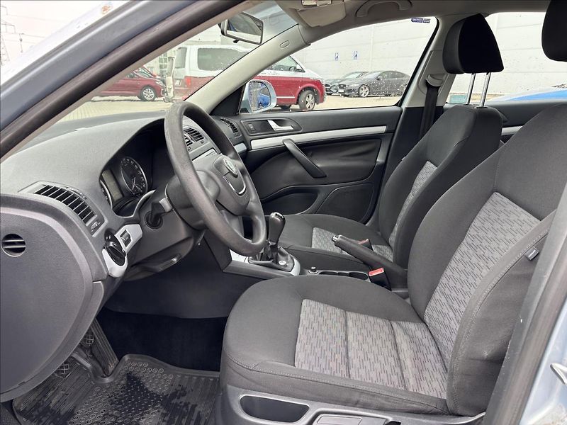 Škoda Octavia 1,9 TDI 77kW Ambiente - fotka 18 z 30