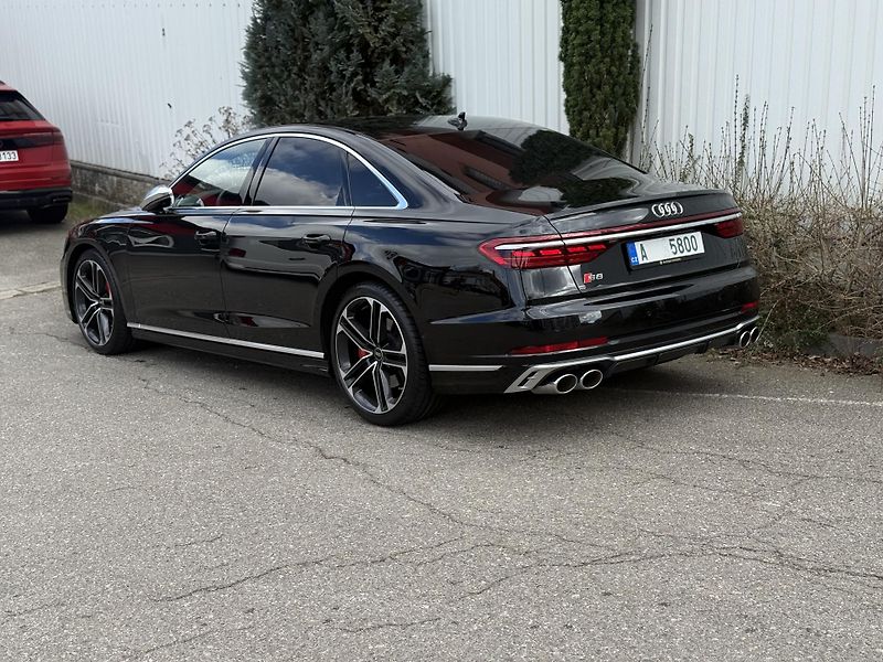 Audi S8 4.0 TFSI quattro - fotka 6 z 11