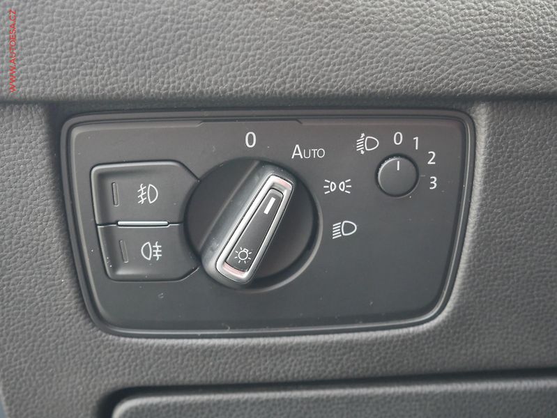 Volkswagen Passat (2015) 2.0TDi, AC, LED, park.asist - fotka 19 z 24