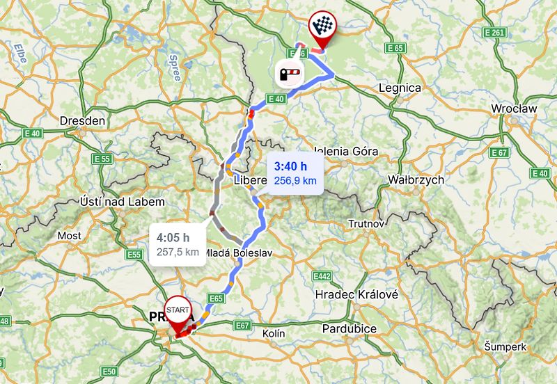 Vojenský areál zahrnoval i osm bytových domů, mateřskou školu, školu, kavárnu Bajka, kotelnu, hřiště a sportovní hřiště.