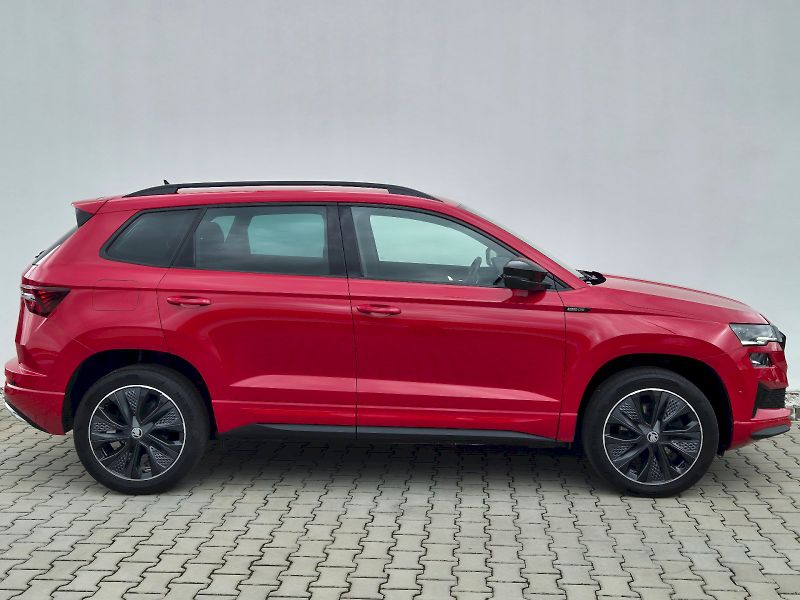 Škoda Karoq (2025) Sportline 1.5TSi 110kW 7°autom - fotka 10 z 31