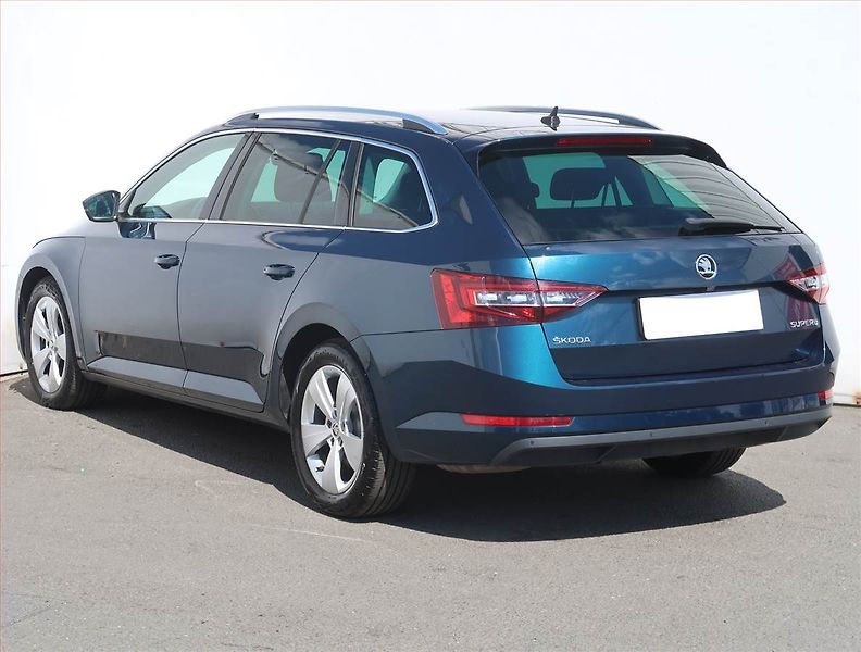 Škoda Superb (2019) Style 2.0 TDI, Automat - fotka 4 z 25